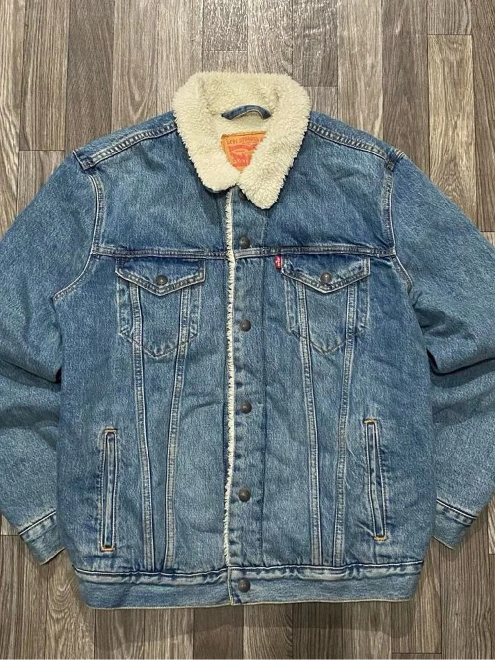 Levi’s Sherpa Jean Jacket - Picture 1 of 6